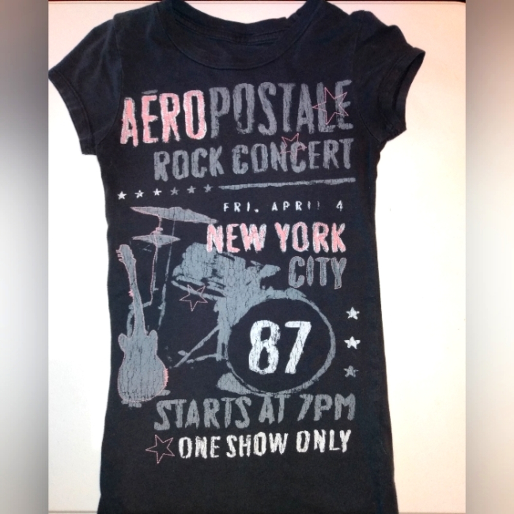 Juniors Aeropostale Round Neck Short Sleeve T-shirt with Rock Poster Design, S/P